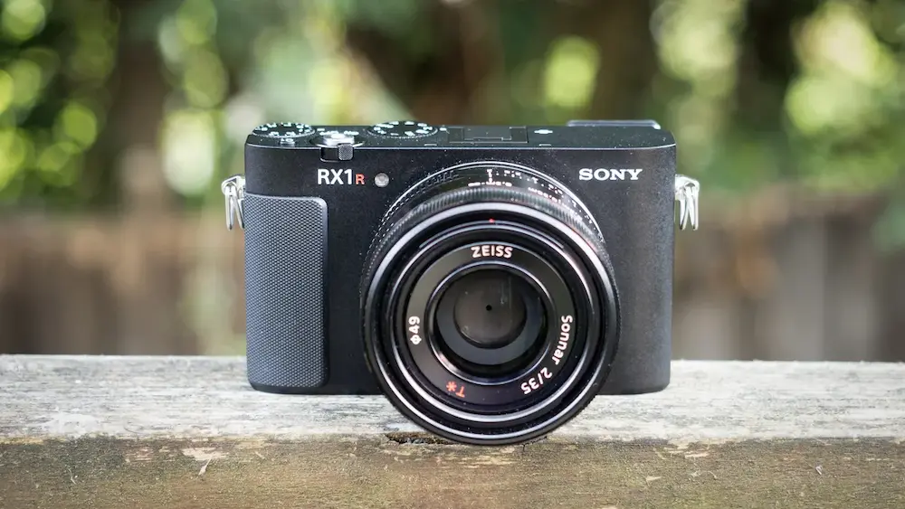 SONY RX1R III 最軽量フルサイズコンデジ付属品多数 2026年版】SONY RX1R III レビュー 買う前に知りたい欠点・向く人